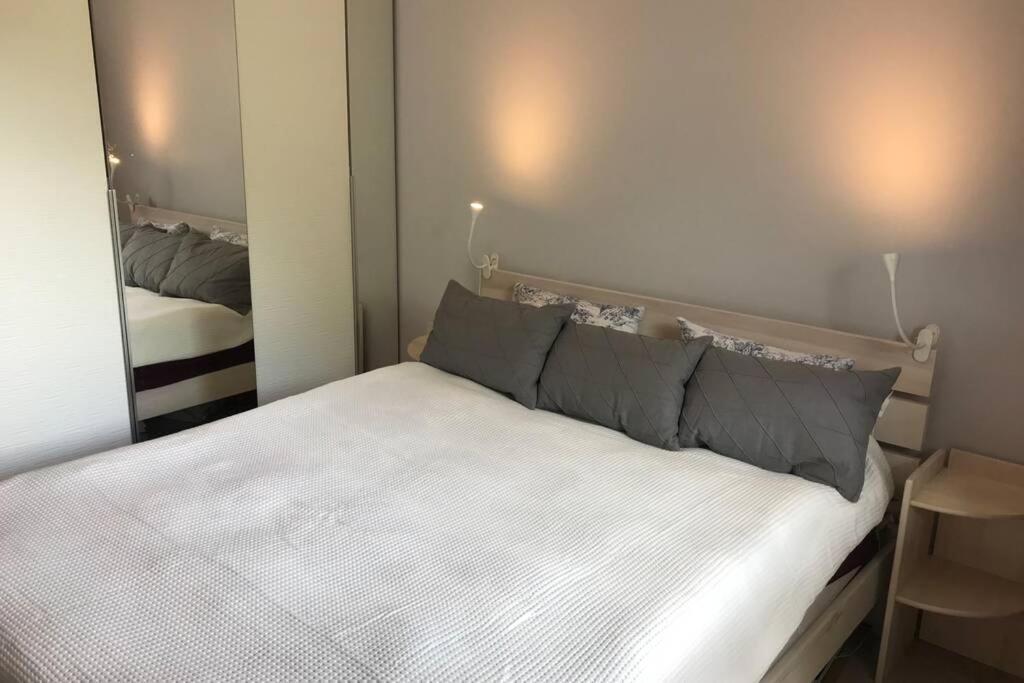 Apartment In Green Area Βρότσλαβ Εξωτερικό φωτογραφία